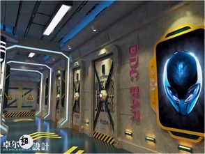 在高空旋轉餐廳里打開一扇星際之門